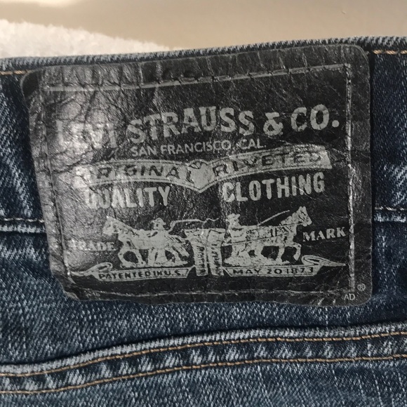 Levi’s Low Tapered 520’s - Picture 6 of 8
